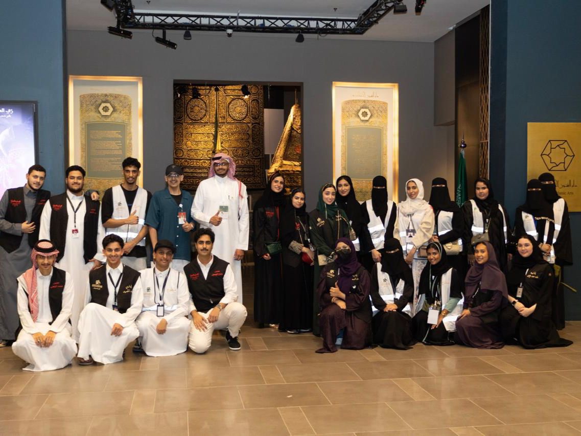 🕌 رحلة معرفية.. وفضول يتعمق
في فعالية «حكاية الطب الإسلامي» استكشفنا أسرار الطب الإسلامي في جولة تعليمية ممتعة للأيتام داخل متحف الشفاء📜

#فريق_بشوش | #Bashosh_team