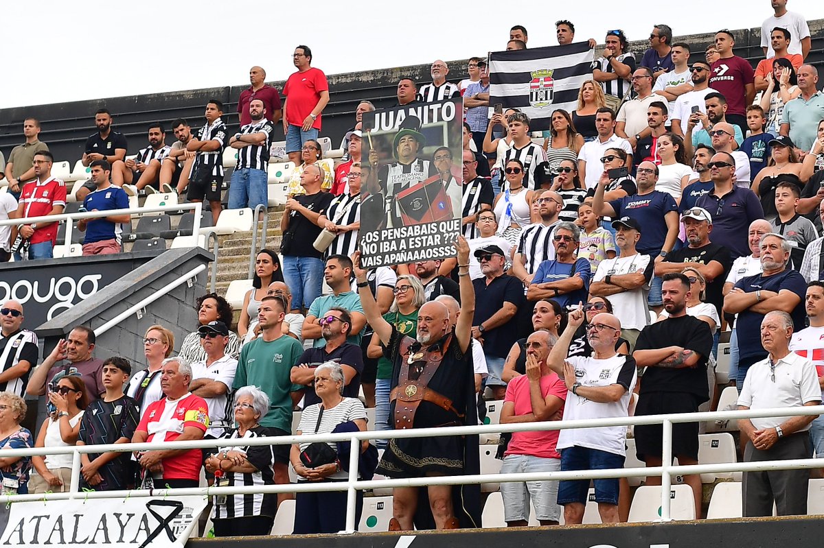 FCCartagena_efs's tweet photo. 12'⏱️| 0-0 |
Siempre con nosotros  
#CartagenaHércules https://t.co/M1HBNFFMA8