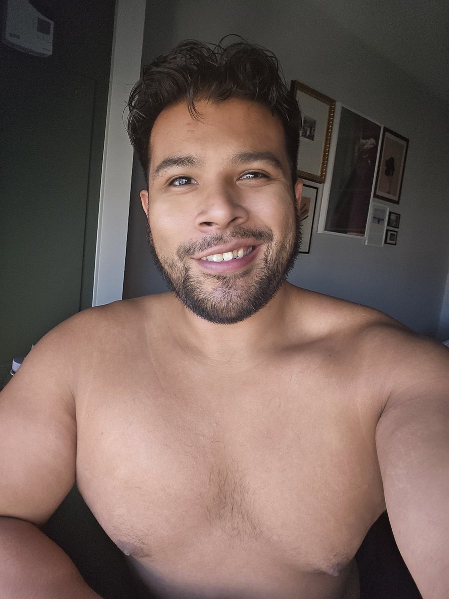 Enjoying this weekend getaway in Vegas :3