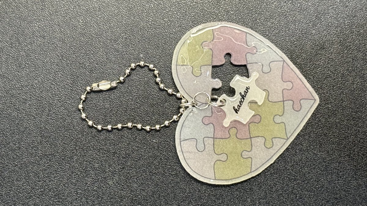 trinketZip's tweet photo. < .puZzle_keychain pre-Order!! > 
handmade sHrinky dink ☘️

# free retext! price 29k, dp 10k 
# open po sampai 30/09/25
# no maximum ordeeer
# estimasi produksi 15-25 hari 

if you're interested,
bisa langsung isi form dan dp 10k /keychain 🥺🍒
link order: https://t.co/wWgDKTCLp2 https://t.co/IOpYBnU7tr