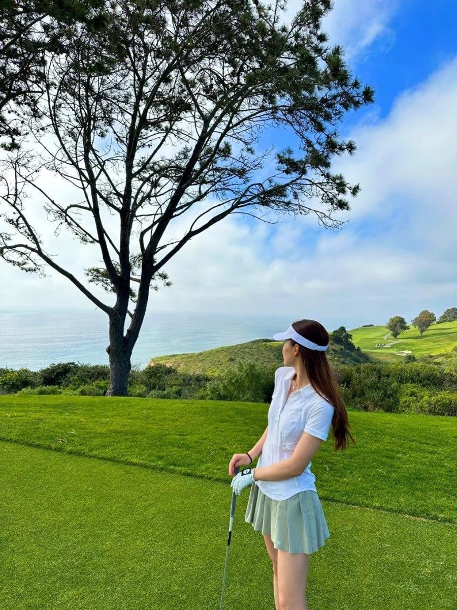 AnnaWalker1689's tweet photo. Hitting the green and enjoying every swing. Golf, fresh air, and a little friendly competition perfect way to stay active and unwind. https://t.co/llvKNLrge7