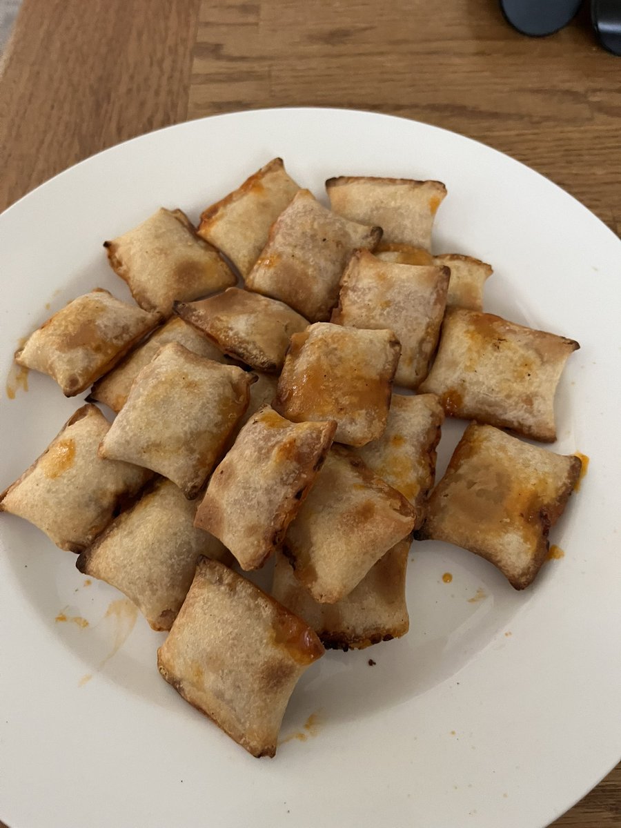 Goal: Enjoy these pizza rolls and NOT burn the roof of my mouth.   🤞🏻