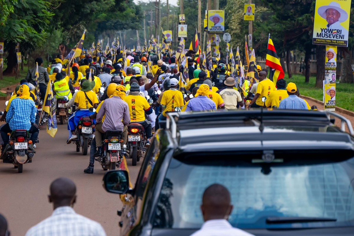 I was pleased to meet with the Bodaboda leaders from the Kampala Metropolitan area today at Kololo.  They represent 102 Saccos  and I have contributed a total of Uganda Shillings 10.2 billion—100 million for each Sacco. 

These SACCOs are not for the Rich Business people