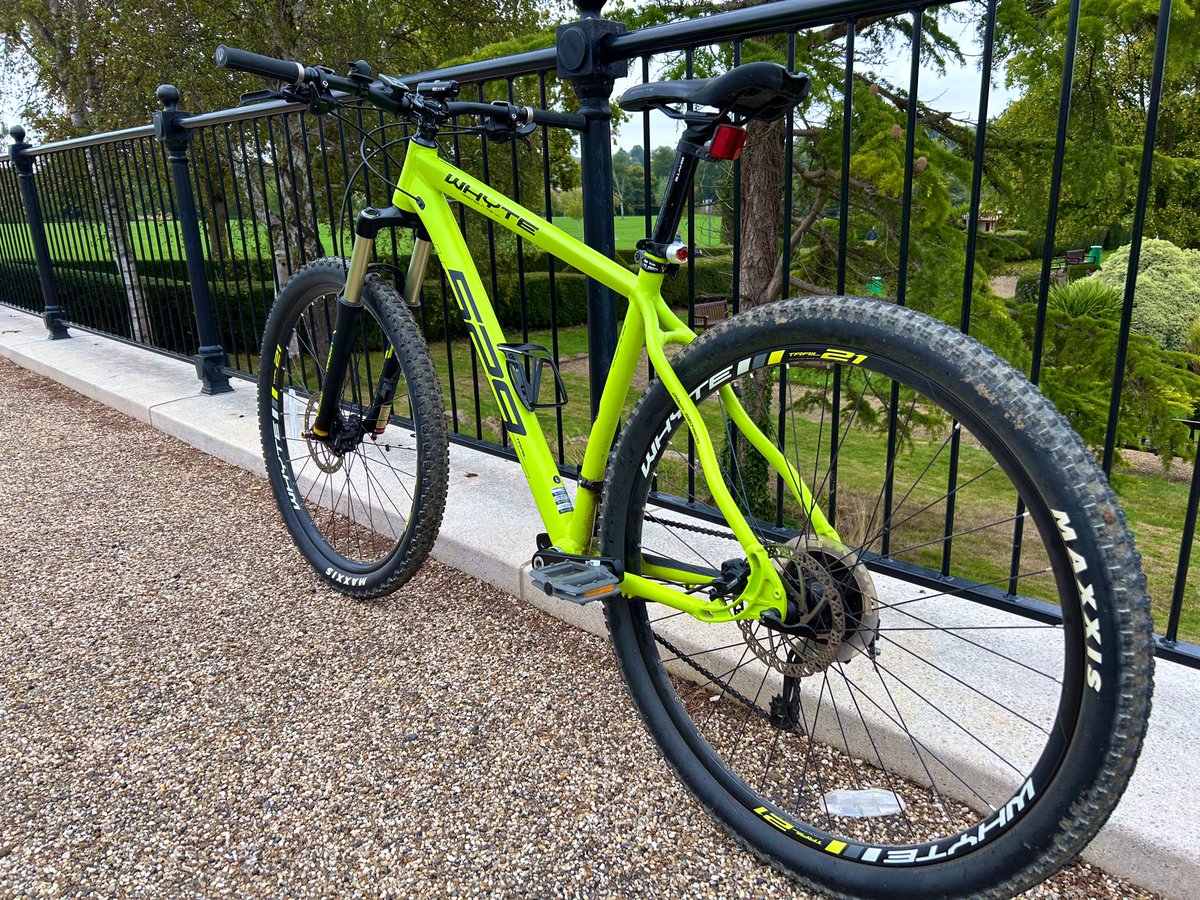 chris_davison1's tweet photo. .. great to see Christine and Shelley again from @NHFTNHS yβday along with Chuks from Youth Works Kettering π
.. motivated by @WeAHPs friends and colleagues during #ActiveAugust have been getting out on my bike a bit more and had a couple of circuits around @WicksteedPark ! π https://t.co/TrsNwjculx
