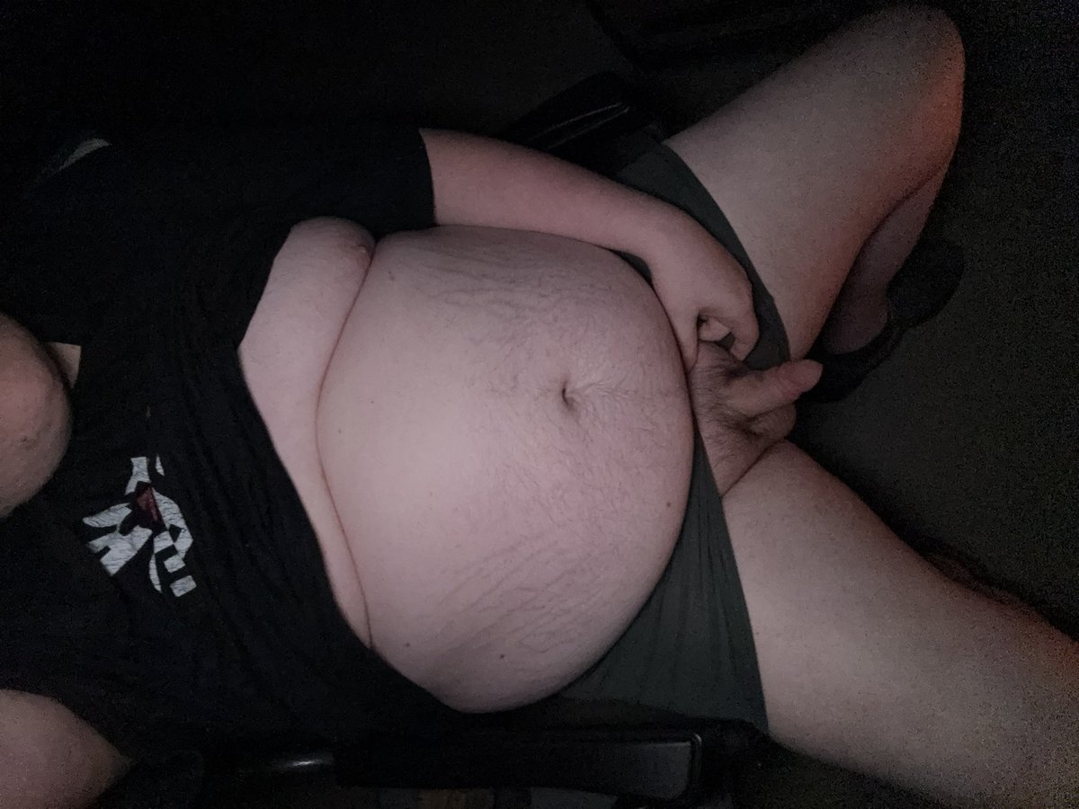 BigGuyInRI's tweet photo. Nothing better than stroking it on the beach with some friends while sitting by the fire 🥵 

#Chub #Chubby #gay #GayChub #bottom #ChubbyBoy https://t.co/en4FnWUV3B