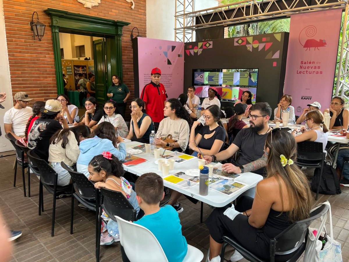 ¡Último día de la Fiesta del Libro y la Cultura📚! Aprovecha este domingo hermoso para que vengas con tu familia☀️. Estaremos en la carpa del Sistema de Bibliotecas Públicas y en el Salón de Nuevas Lecturas hasta las 6:00 p. m. con actividades espectaculares. ¡Aquí los esperamos!