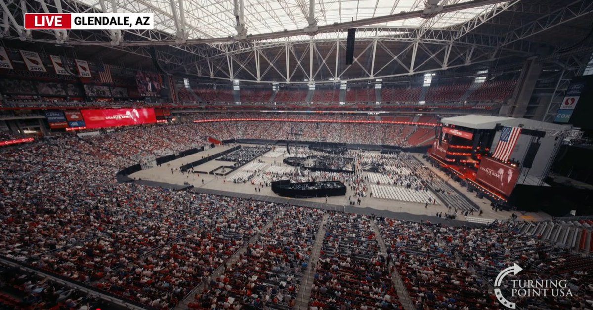 derSwiftie13's tweet photo. Even though I can only watch live from Austria, I am close to tears. A fitting farewell. That's how it should be. @TPUSA #Kirk #CharlieKirkFuneral #CharlieKirk #USA #MAGA #thisisourturningpoint #glendaleaz #Arizona 😇😥🙏🌈❤���‍🩹 🇺🇸🎤 https://t.co/Nvx7fPiIY9