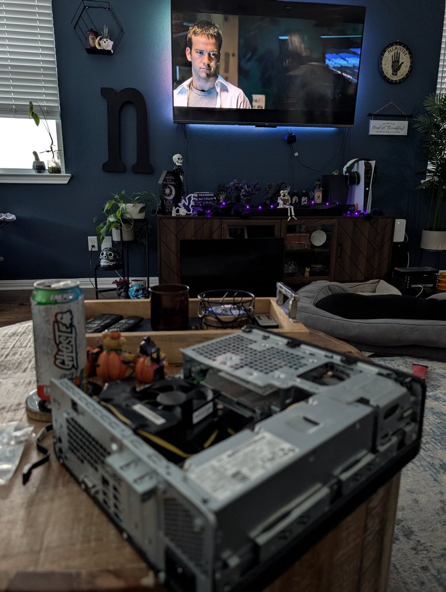 codeNtacos's tweet image. Installed a 1TB hard drive and booted up this Prodesk 400 G4 I scored off Facebook marketplace and everything seems in working order. Adding this one to the home lab soon 🙂