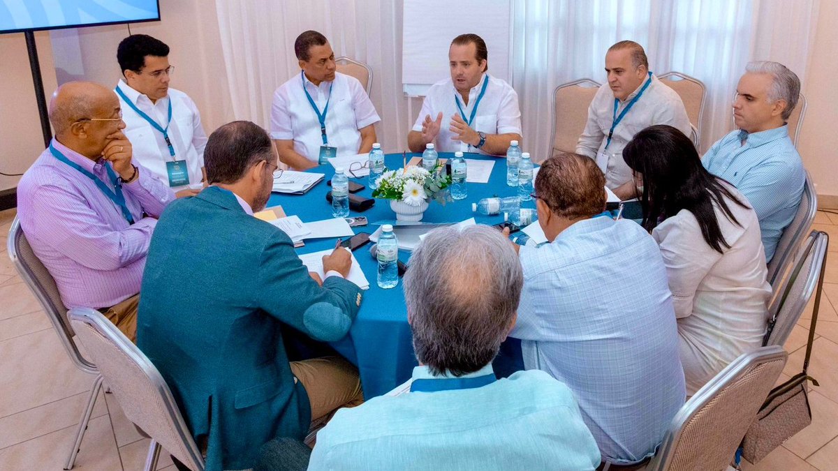 Salvador Holguín tweet media