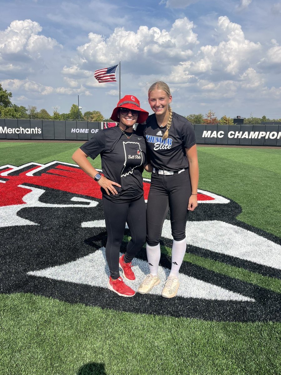 I was blessed to be able to go back to <a href="/BallStateSB/">Ball State Softball</a> for another camp hosted by <a href="/CoachPena_BSU/">Helen Peña</a> <a href="/avrey_steiner/">Avrey Steiner</a> and <a href="/CoachBurns17/">Matt Burns</a>. I got a lot of reps off live and some great advice to help me with my defense. Thank you for the camp!!
<a href="/TEP_Ferrari/">Thunder Elite Premier - Ferrari</a> <a href="/RHSFastpitchOH/">RHSFastpitch</a> <a href="/OilerPride22/">Jeff Steiner</a>