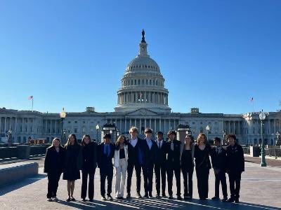 SeeUsNowOrg's tweet image. Today #NationalMissingandTraffickedFosterChildrenAwarenessWeek begins.

We are kids helping foster kids who often go unseen, unheard, and unprotected.

Visit seeusnowusa.org to see how to participate in our 9/25 #blueout 💙