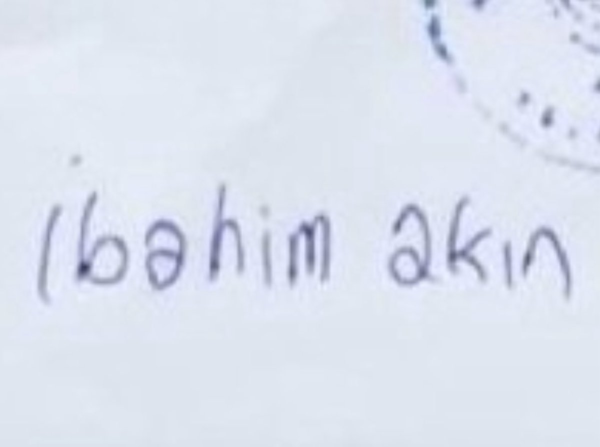 "Benim liderim Erdoğaaan!" diye bağıran VALİ,

Yumuşak G'yi kullanamayan BAŞBAKAN,

"Jelibon rezervi bulduk!" diye övünen BELEDİYE BAŞKANI,

"İbrahim",  yazmasını bilmeyen ENCÜMEN;

"Cehalet, yenilmesi gereken en büyük düşmandır!"
(Mustafa Kemal Atatürk)