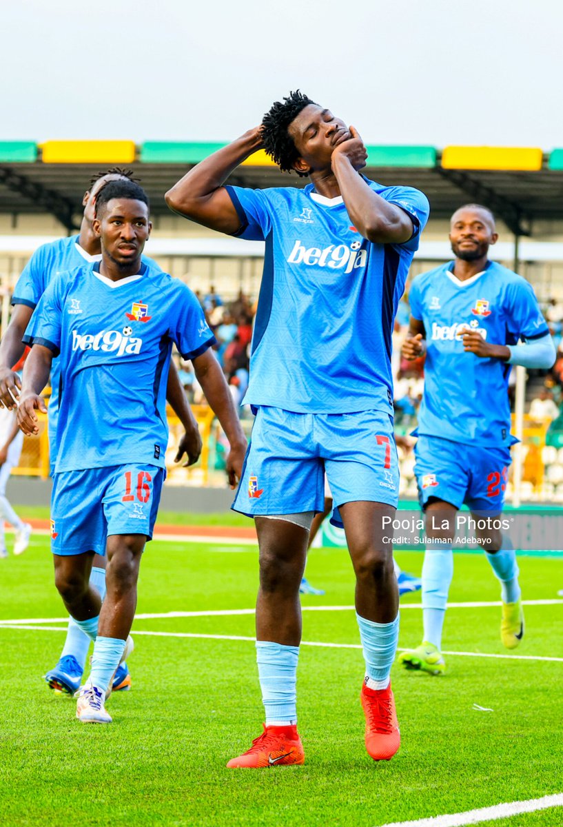 Haruna Hadi was like, Samson Olasupo which kain celebration be this? 🤣

Remo Stars leads 4-0.