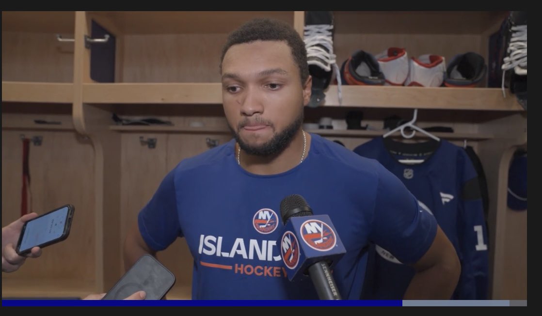 longisland's tweet image. Long Island’s Own Marshall Warren Ready to Take Ice vs. Flyers longisland.com/articles/09-21…
#nyislanders #islanders #nhlnews