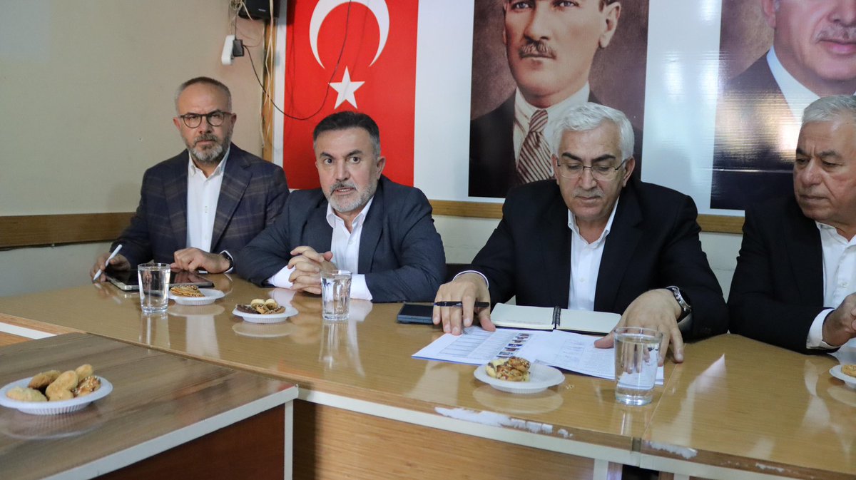 📍Pozantı İlçe Başkanlığı

İl Koordinatörümüz Sn. Mehmet Emin Öz, Pozantı İlçe Başkanımız Sn. Necati Şen, mahalle başkanlarımız ve teşkilat mensuplarımızla bir araya gelerek çalışmalarımızı değerlendirdik. <a href="/Akparti/">AK Parti</a> 

Toplantımızda, sahada yürüttüğümüz projelerin etkilerini ve