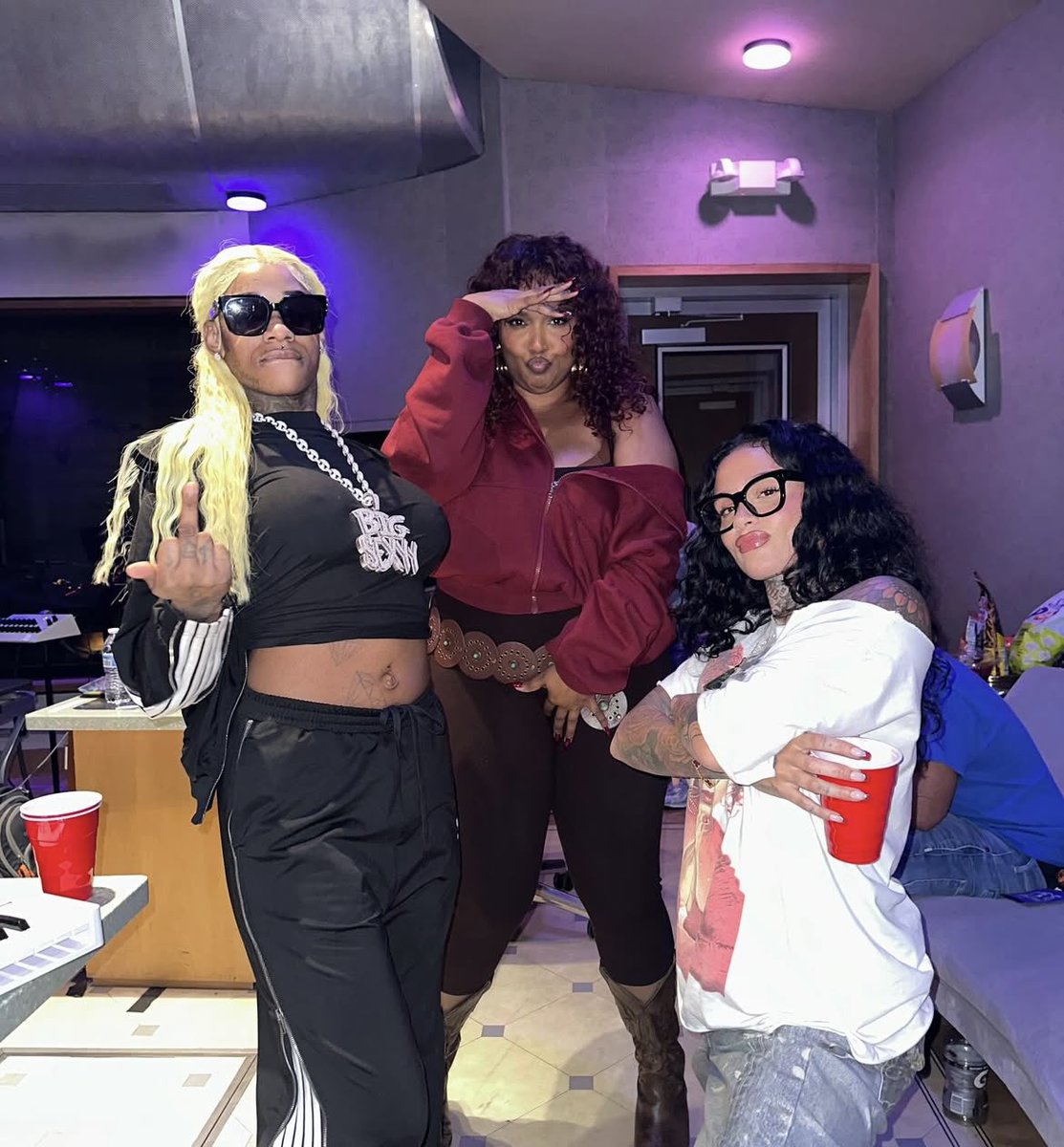 PopCrave's tweet image. Lizzo, Sexyy Red &amp;amp; Kehlani stun in Vegas.