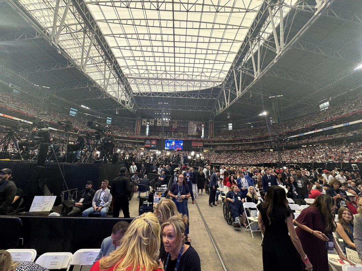 teameffujoe's tweet image. If you could see how many of the people here are young, you would see how absolutely FUCKED the Left is.