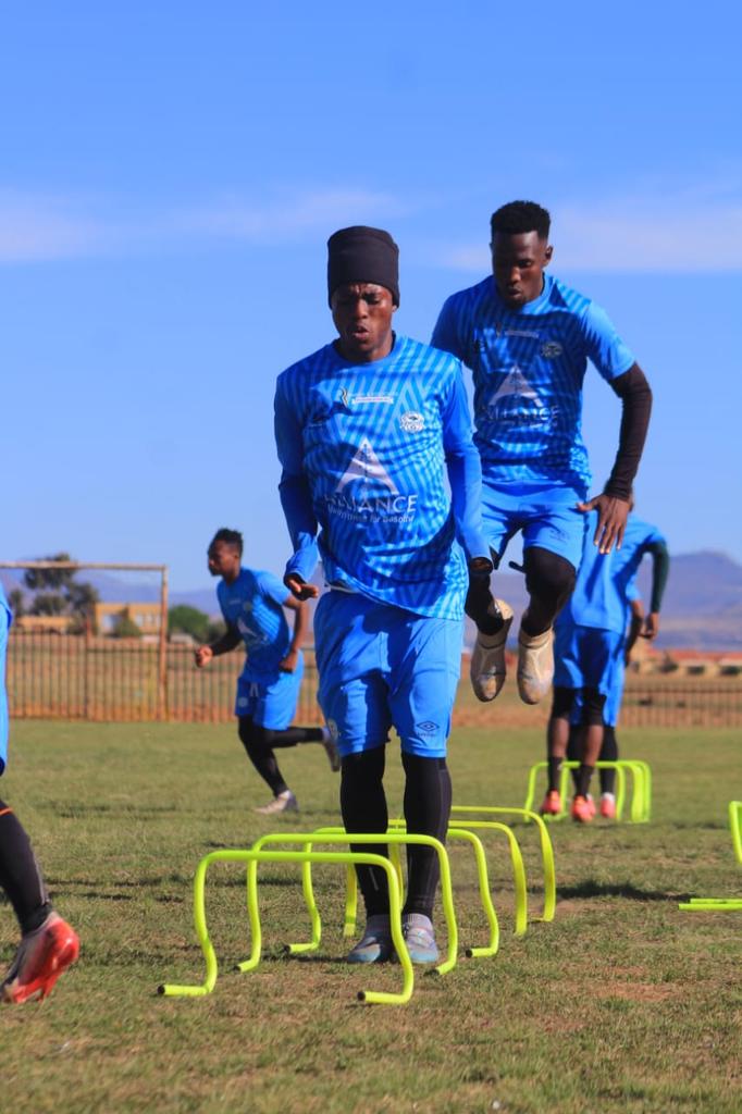 ClubLinare's tweet photo. Full Time
LDF F.C 1-2 Linare F.C
Letsema
Mats'oele
#AlwaysThereForBasotho
#yourhubofsolutions
#wearelinare
#restorehope
#rebuild
N.B we apologize for not having the in game updates!!
But.....issa #quickmarch https://t.co/lAgYEFNtyb