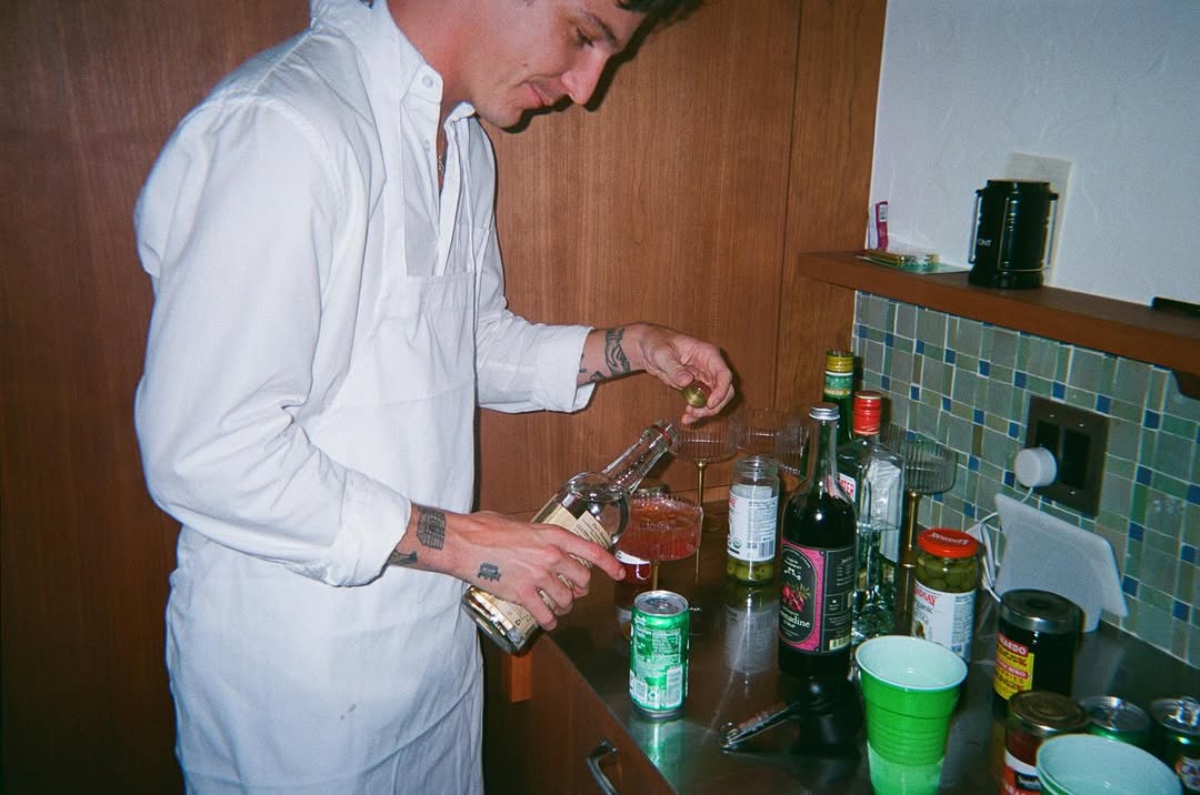 RoleModelBRx's tweet image. Tucker no aniversário da Lizzy McAlpine 💛