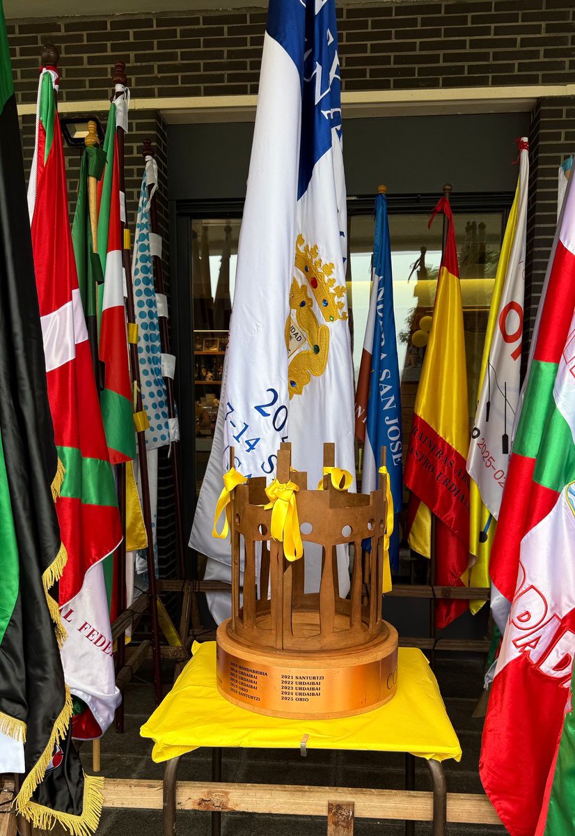 zORIOnak !!
OrioORIALKI 2025 Gizonezkoen Traineruak 22 Bandera; Ligako Estropada Puntuagarri beste bat eta KOROA lortu ditu... 
(Aurredenboraldikoak: 3)
(Txapelketak: 3)
(Kontxako Bandera: 1)
(Eusko Label Liga Banderak: 15)
(Eusko Label Liga estropada puntuagarria: 1)
(KOROA: 1)