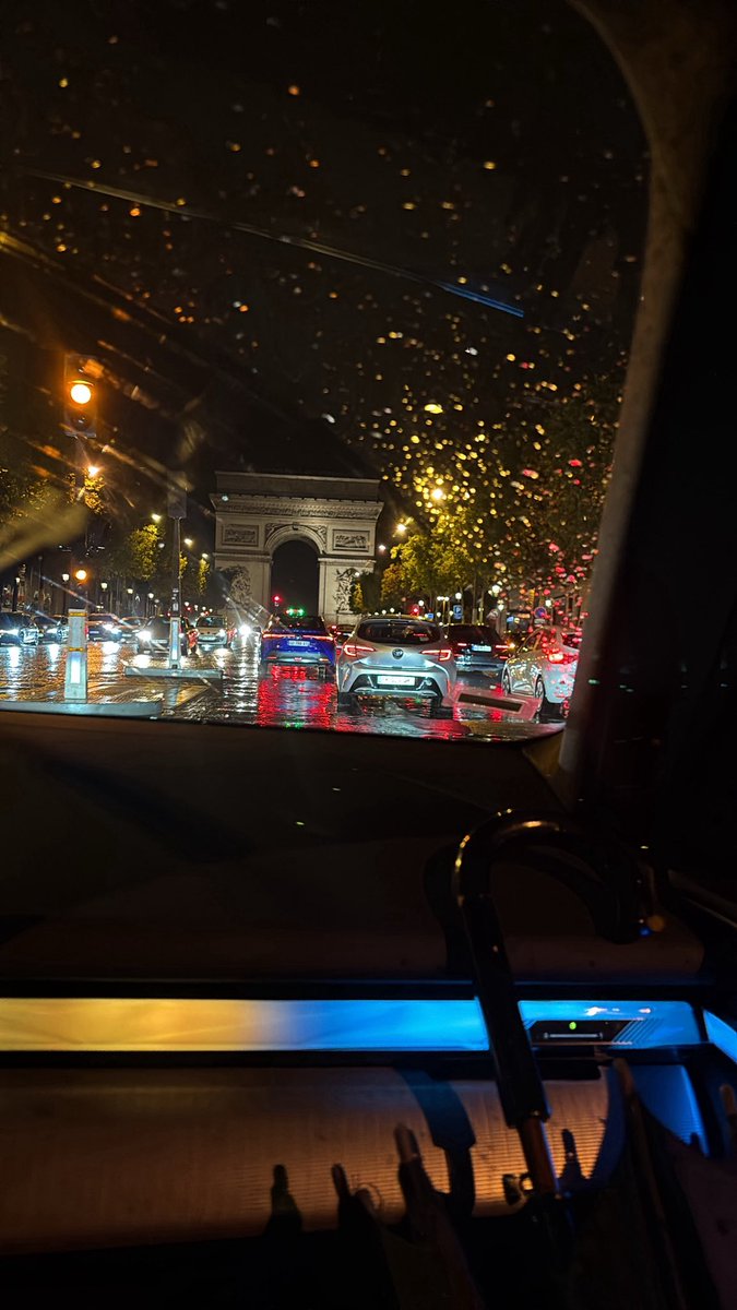 𝐏𝐚𝐫𝐢𝐬 𝐢𝐧 𝐒𝐞𝐩𝐭𝐞𝐦𝐛𝐞𝐫❣️☔️…