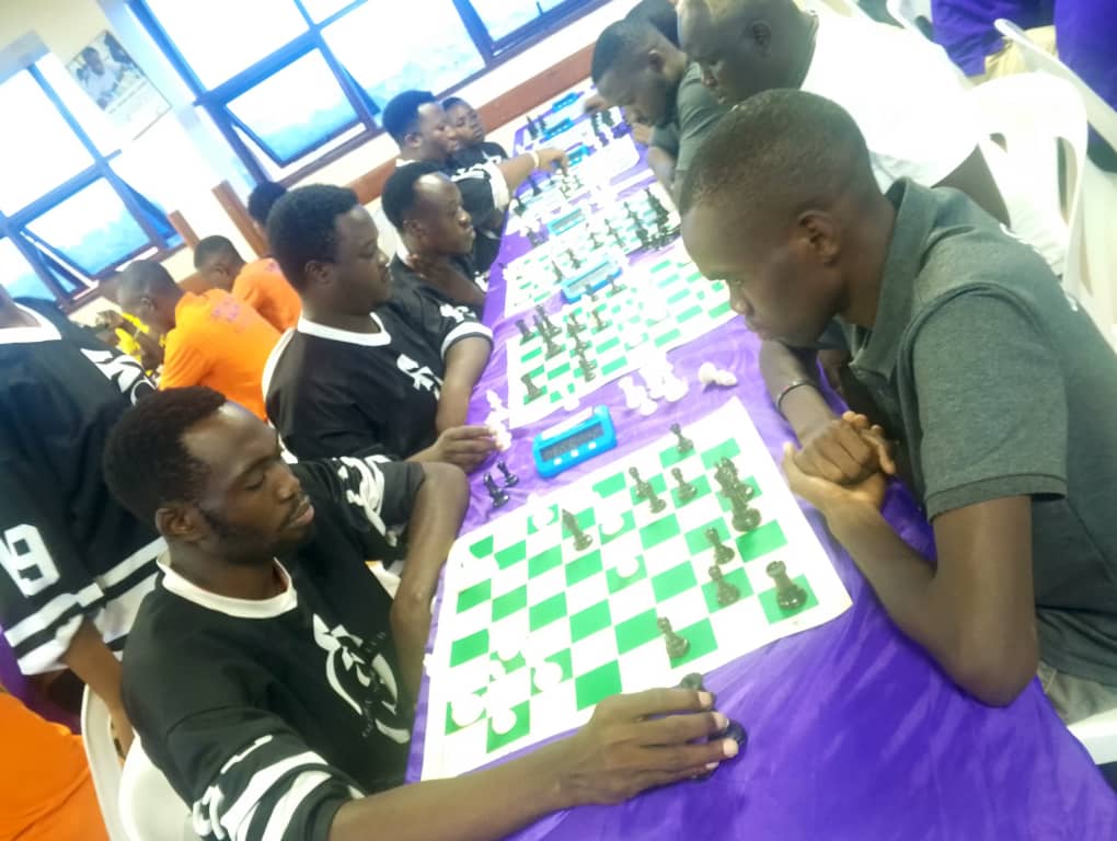 OlemwaSports's tweet image. In Blitz, the team won both Rounds 4 and 5. 

West Nile Chess Club and Western Express Chess Club.

#BlitzChess #Chess #UgandaChess #OlemwaChess