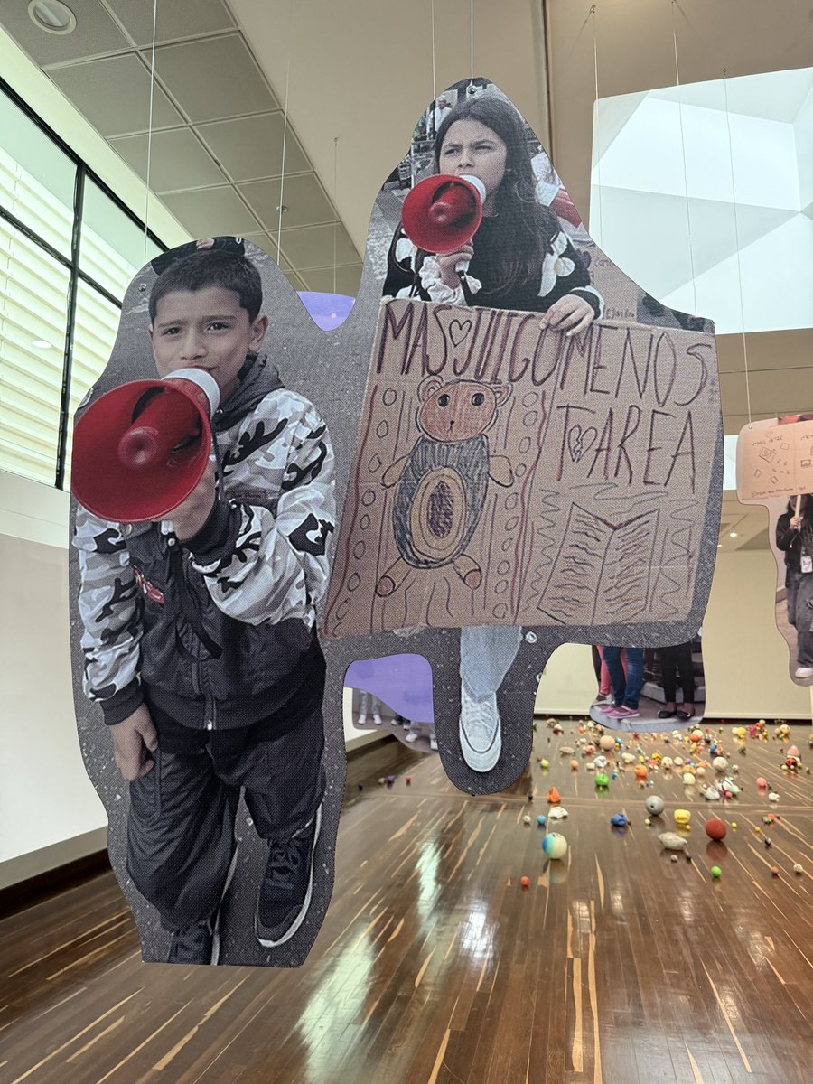 Hoy en el Archivo Distrial, una de las sedes en la Bienal BOG25

Espectaculares las obras. Demasiado emocionante ver a tanta gente disfrutando de la oferta cultural de la ciudad

¡Qué gran trabajo el de <a href="/CulturaenBta/">Secretaría de Cultura de Bogotá</a>!