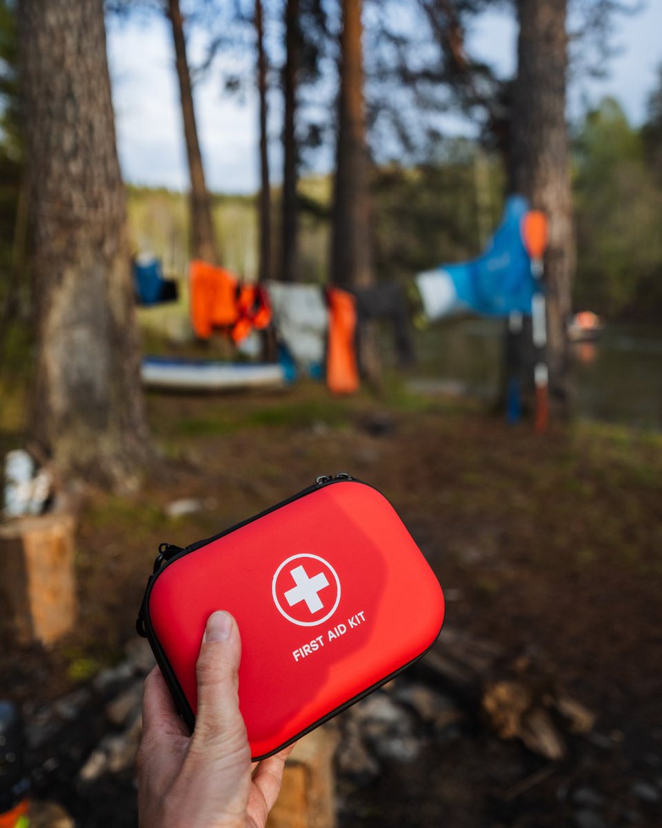 TheNextSummitA1's tweet image. 🏔️ Wilderness First Aid Tip: Scene Safety &amp;amp; Patient Assessment

Before you treat, make sure YOU are safe. ⚡Then check the basics:

✅ Airway
✅ Breathing
✅ Circulation
✅ Disability
✅ Environment

Stay calm. Stay systematic. Save lives.

#WildernessFirstAid #HikeSmart