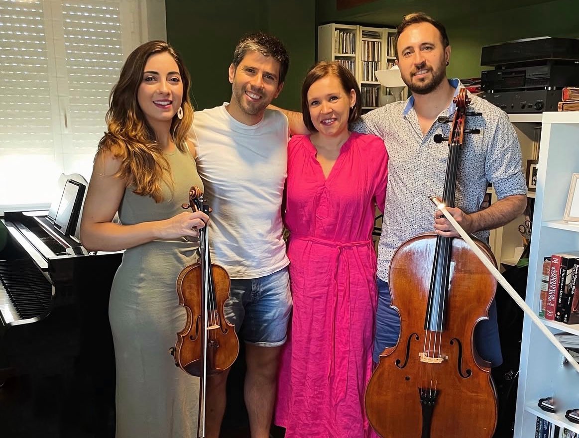 Empezamos la temporada! Cuatro días maravillosos en Sevilla junto a la increíble #BenedictePalko.
Un lujo compartir música y aprendizaje con ella.
Entre el encanto de la ciudad y la inspiración de estos días, hemos estado preparando nuestro nuevo repertorio para esta temporada.💫