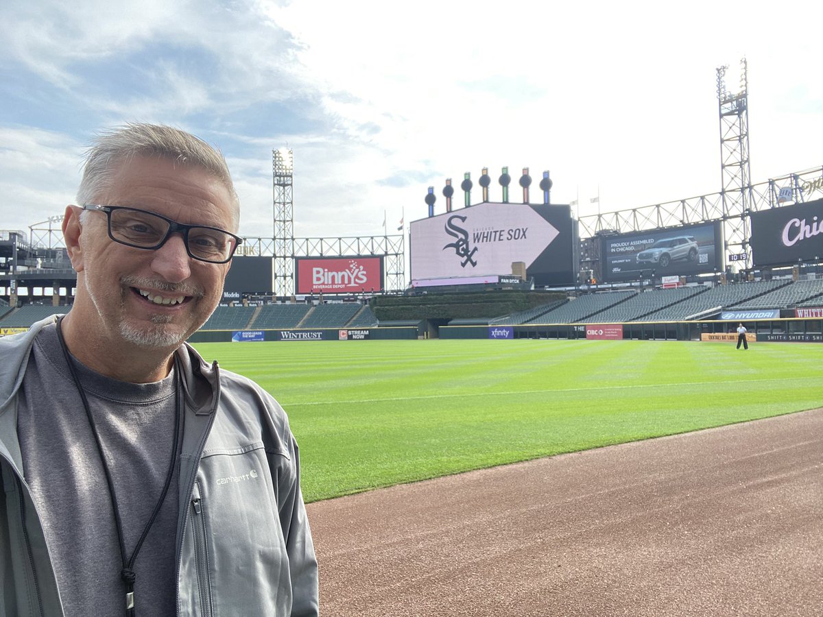 JVINCIVISION's tweet photo. Last One,  this season❗️😃 
Thank You White SOX,  Thanks PPI Crewing &amp; Crew. 🙏 
Father / Daughter Technical Directors today for the last game of the season here. https://t.co/wT0g2tffpH
