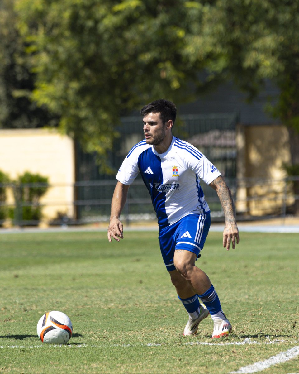 3 partidos, 3 goles de este hombre. Lateral derecho, pero con muchísima pegada. Lo mismo te tira un penalti que te remata de cabeza o te defiende un contraataque del rival.

Don SERGIO ORTIZ CONTRERAS.