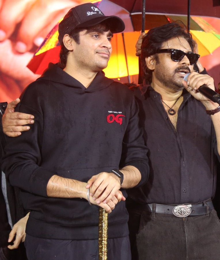 Rare_Being12's tweet image. I thought you are the Most Happiest Person in the World right now  @Sujeethsign 💯❤️‍🔥

 #OGPreReleaseEvent #TheyCallHimOG