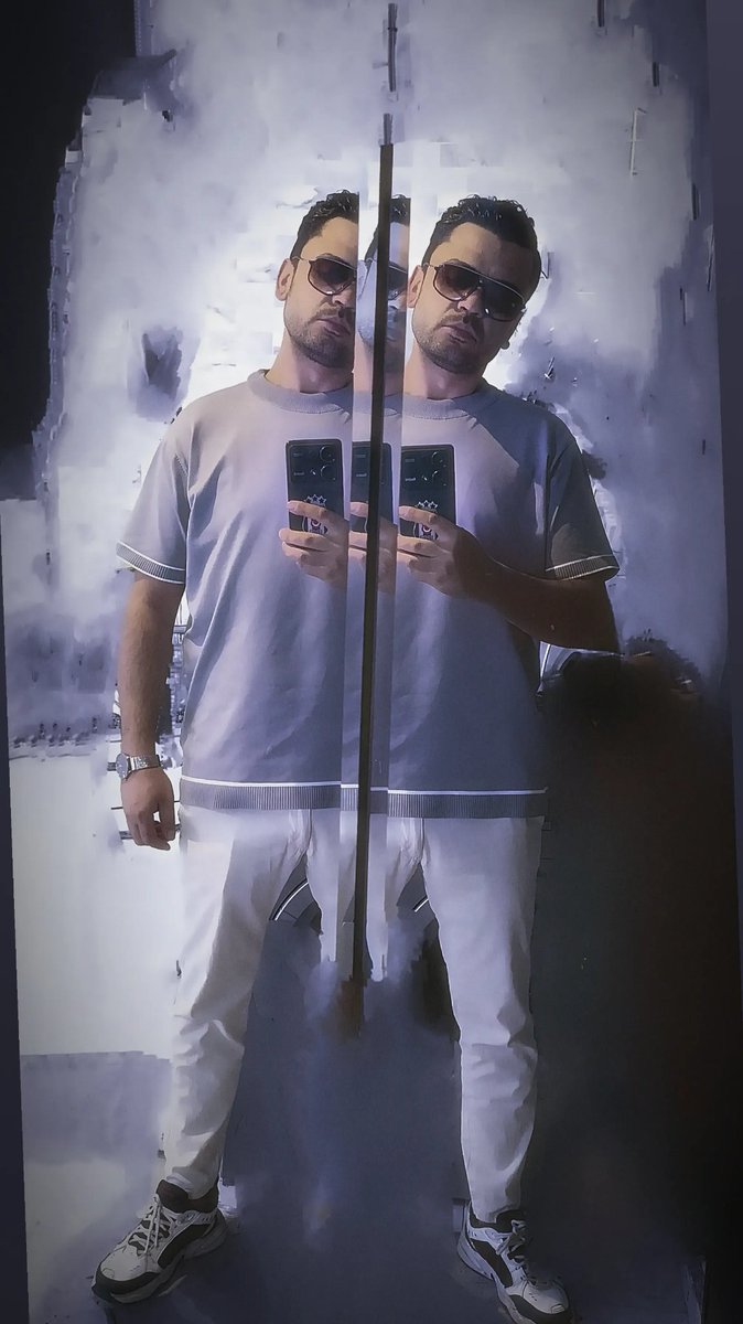 Kapı gibi dolanırım bitane sapım var🚪