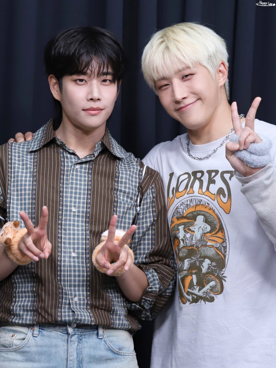 FCAstroBrasil's tweet photo. Queremos muito nosso meninos no Brasil!!! Bora mostrar nossa força AROHAS!

#ZOONIZININOBRASIL🇧🇷
#ZOONIZINI  #ASTRO  #COMETOBRAZIL🇧🇷
#ZOONIZININOBRASIL🇧🇷
#ZOONIZINI  #ASTRO  #COMETOBRAZIL🇧🇷
@ninshi_ent
@followhwstar
@SamEntrete
@WMais_
@kbeat_enter
@fantagiogroup
@offclASTRO https://t.co/GivGtisQCi