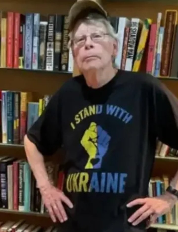 🎉 Today, September 21, the famous American writer Stephen King celebrates his 78th birthday!