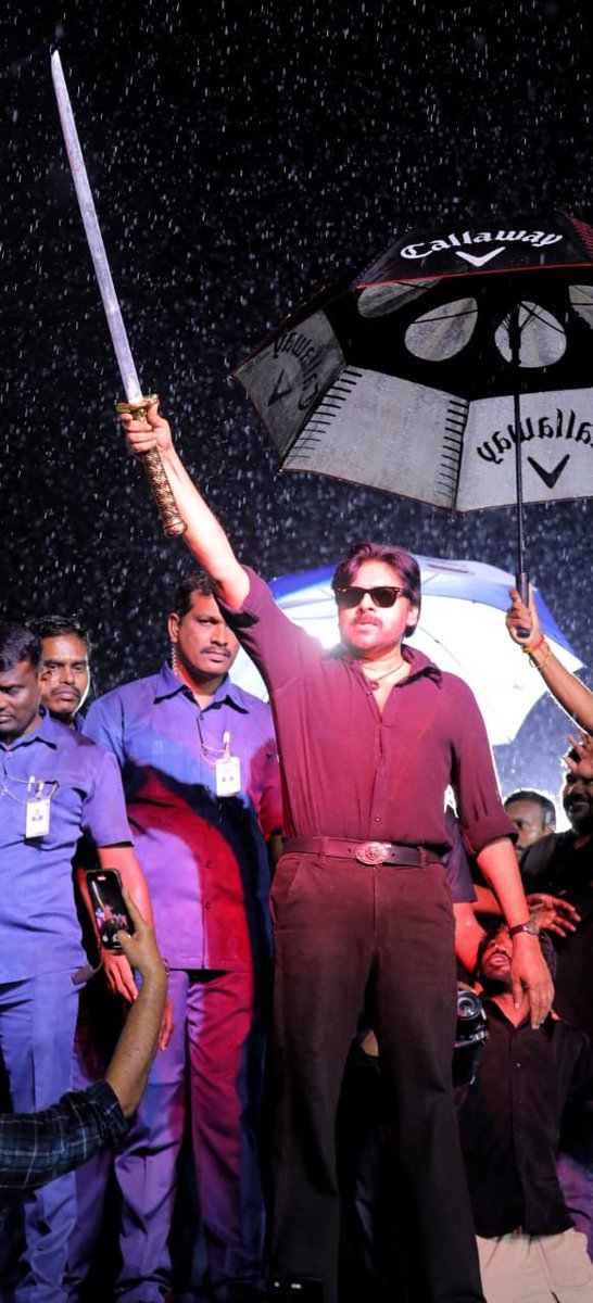 JanaSenaParty's tweet image. ‘ఓజీ’ చిత్రానికి సహకరించిన తెలుగు రాష్ట్రాల ముఖ్యమంత్రులకు కృతజ్ఞతలు 

•అభిమానుల ఉత్సాహం మరువలేనిది 
•చిత్ర దర్శకనిర్మాతలు, నటీనటులు, సాంకేతిక నిపుణులకు అభినందనలు 

‘ఓజీ’ చిత్రానికి సహకారం అందించిన ఆంధ్ర ప్రదేశ్ రాష్ట్ర గౌరవ ముఖ్యమంత్రి శ్రీ @ncbn గారికి, తెలంగాణ రాష్ట్ర గౌరవ…