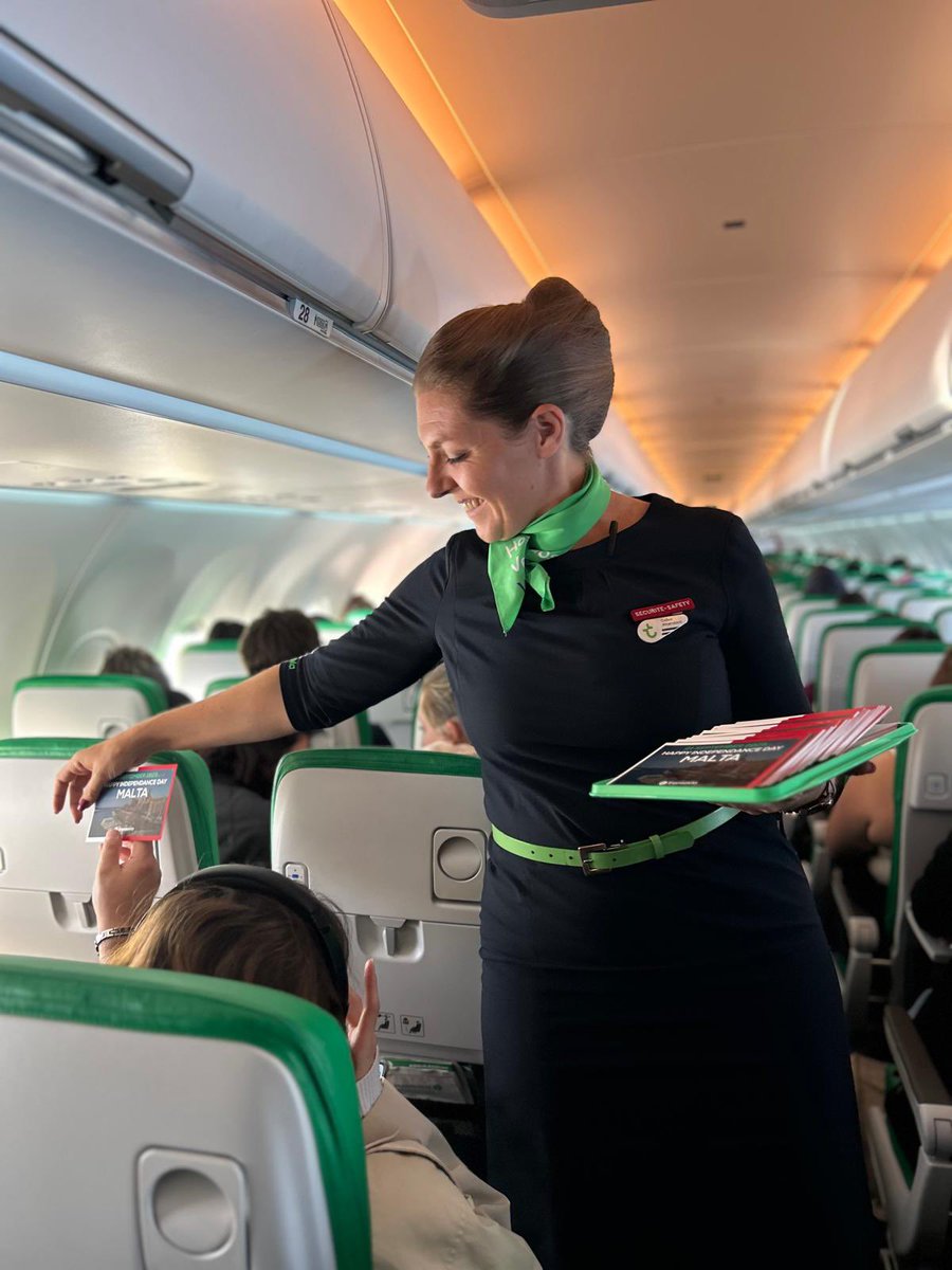 transaviaFR's tweet image. Fêter Malte en plein vol ? Challenge accepted ✅
Merci aux équipages 💚
 
#Transavia #Malte #FêteNationale #AnimationsÀBord