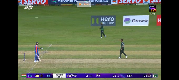 KultureCircuit's tweet photo. Abhishek sharma to haris rauf: pehle ball utha ke laa🤣🤣🤣

#INDvsPAKMatch #Indvspak #AbhishekSharma #subhmangill https://t.co/EmIf4XAqp4
