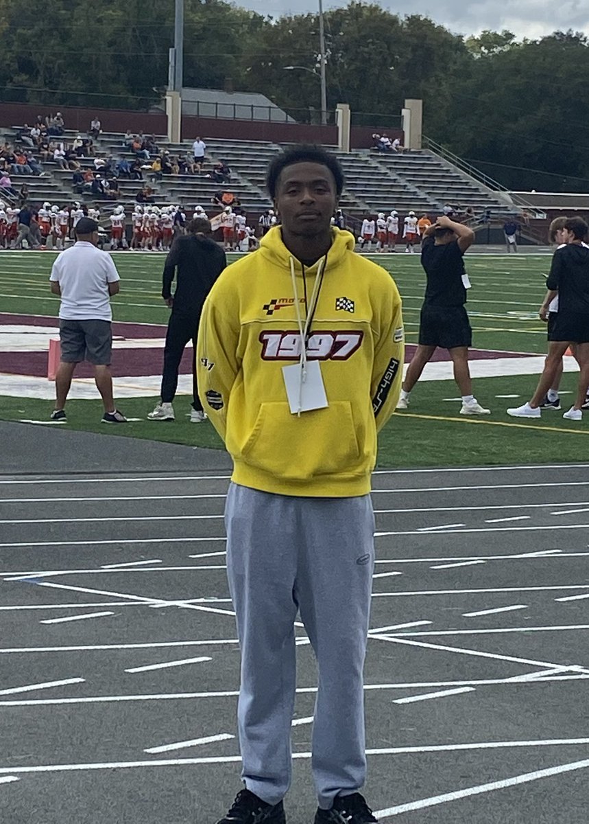 smith_kahlee's tweet image. Thank you for invite @CoachCSilva had a great time this weekend hope to be back down soon!
@coach_tank28 @J_Gentile38 @BellevueWestFB