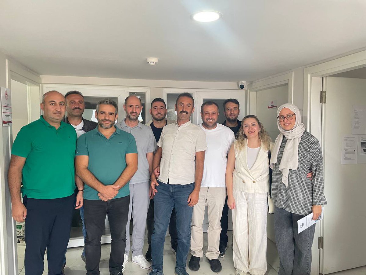 📍 Sakarya

Veteriner Hekim-Sen Genel Başkanımız  Elif Budak Mutluer  ve Sakarya İl Temsilcimiz Özgün Göktaş ile İl Yönetimi tarafından Akyazı İlçe Tarım ve Orman Müdürlüğü ziyaret edildi.

Meslektaşlarımız ile bir araya gelindi.  Mesleki sorunlarımız kınuşulup Sendikamızın