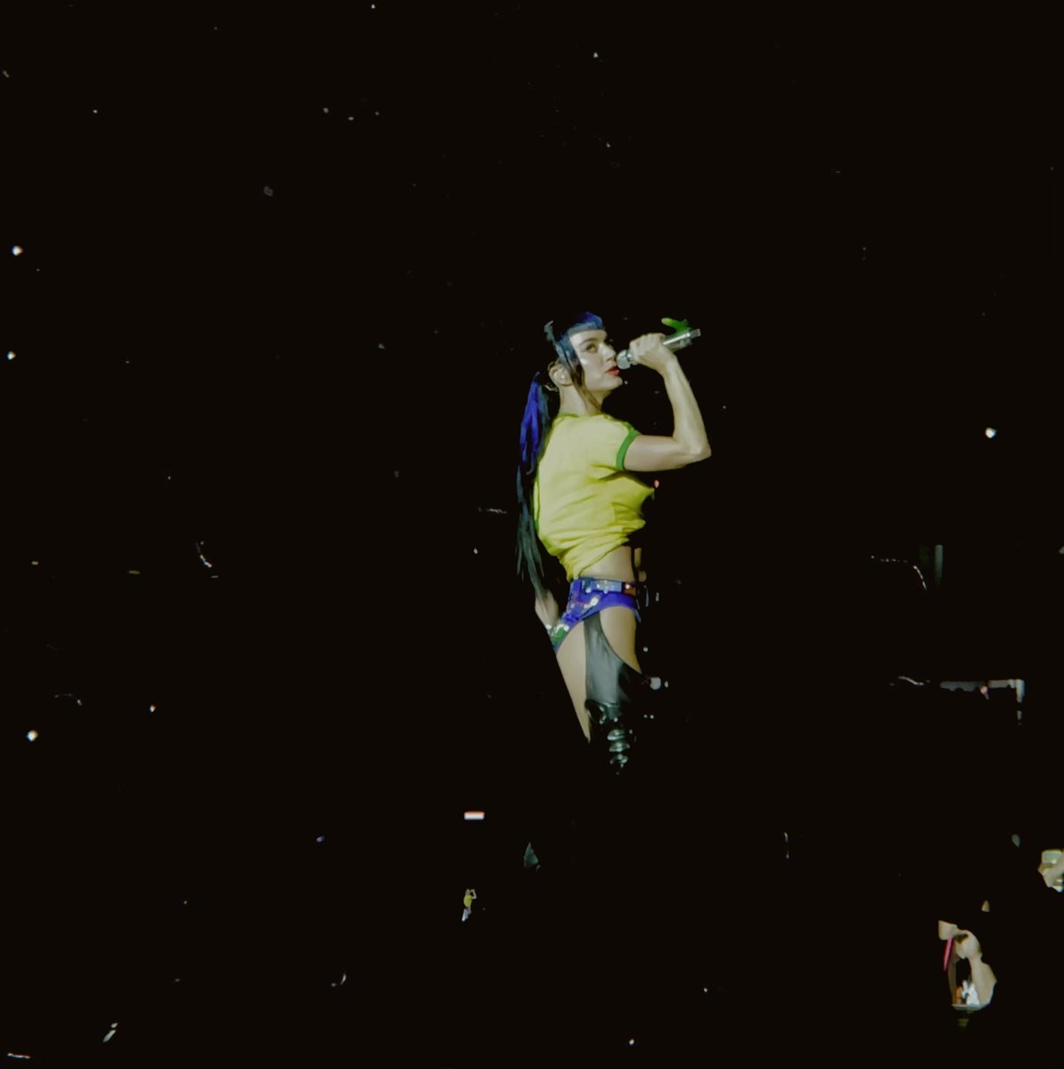 assis_vitchu's tweet photo. com fomo de lifetimes tour https://t.co/q4jxFREwTi