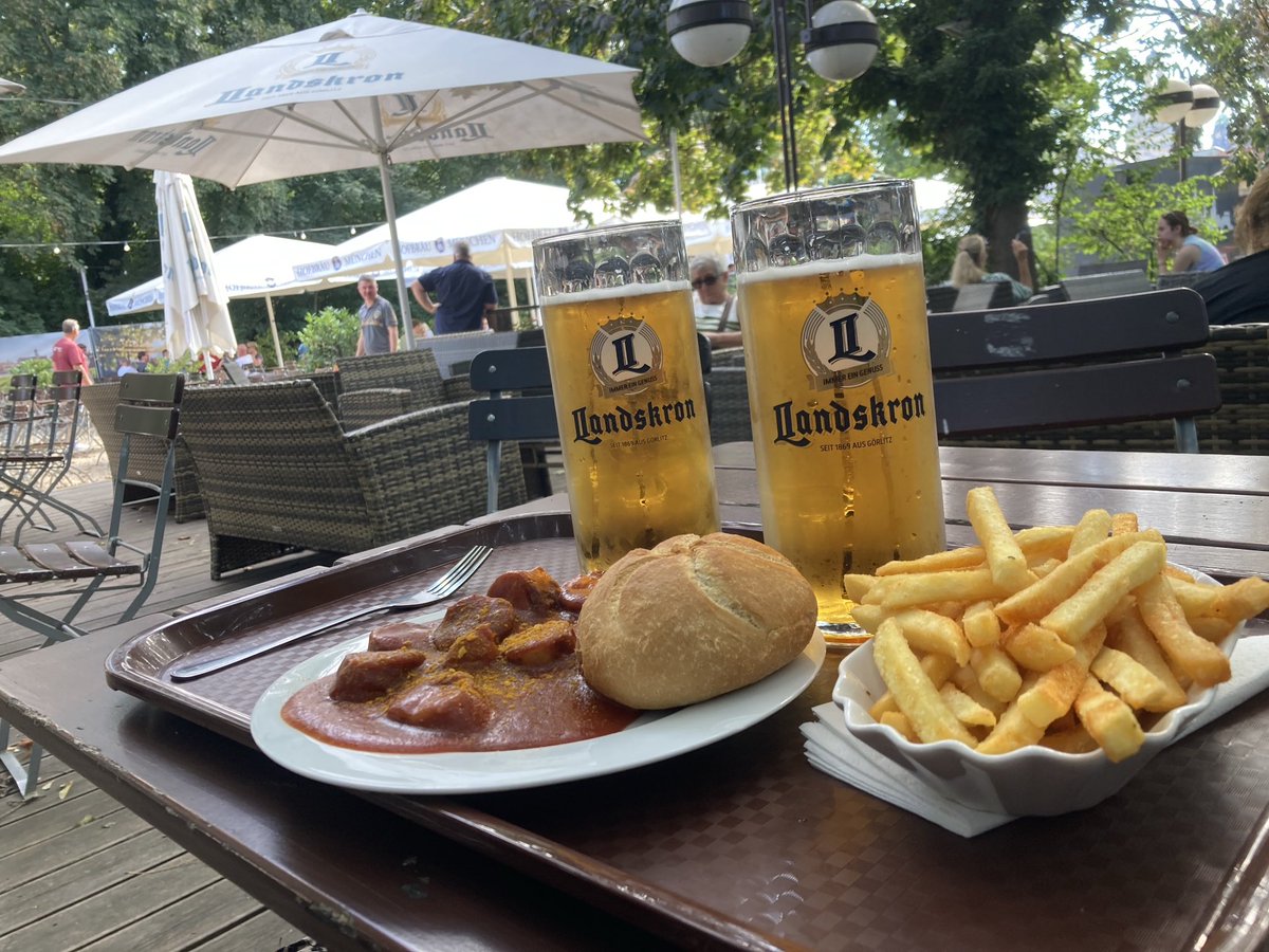 Måhända på pensionärsvis har frun och jag börjat tågluffa. Start i Motala > Linköping. Just nu i Dresden 🇩🇪.