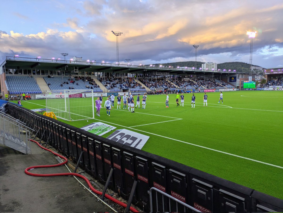 Sarpsborg 08 - Strømsgodset IF
Marienlyst Stadion 
Eliteserien 
#sarp08

2-1. Taper alltid i Drammen. Noen kids tæsja Anti Cato Haug banneret, antageligvis fordi de elsker Cato Haug? 💀