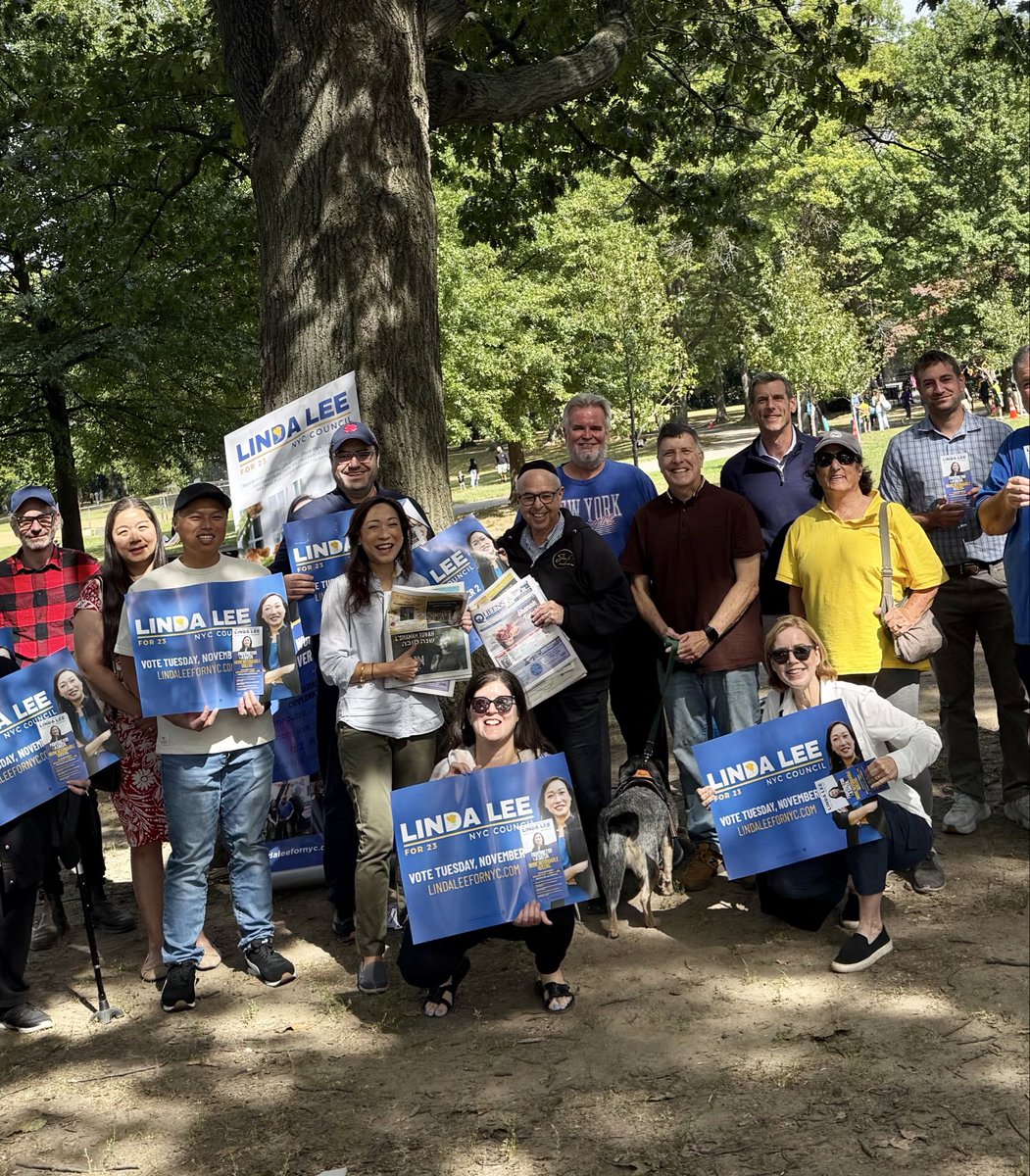 Ringo (he’s shy) and I joined the <a href="/LindaLeeforNYC/">Linda Lee for NYC</a> rally at Alley Pond Park. <a href="/edbraunstein/">Ed Braunstein</a>