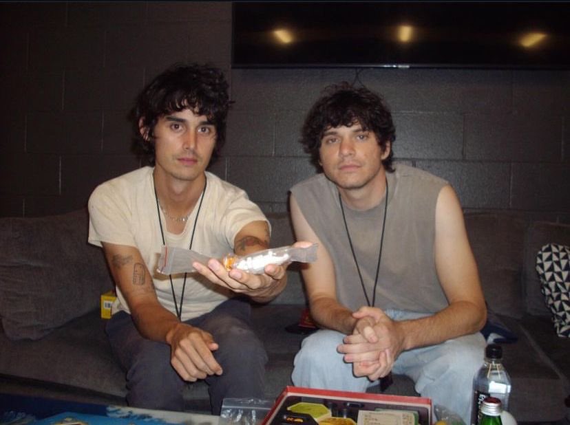 𖡼.𖤣𖥧𖡼.𖤣𖥧

who else cried