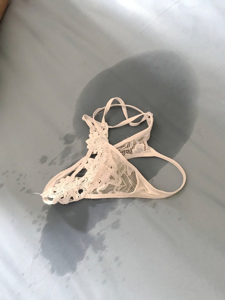 NhamOrgasm's tweet image. แฟนผมเป็นคนขาวสวย หุ่นดี ใครเห็นก็ต้องมอง จะเก็บไว้เย็ดคนเดียวก็น่าเสียดาย เลยแบ่งปันความสาวของเธอ ให้ชายอื่นได้ลิ้มลอง และเธอก็เต็มใจที่ได้ปลดปล่อยอารมณ์ไปกับชายอื่น โดนจูบ รุกเร้า โดนเย็ดจนน้ำแตก ซึ่งผมก็ชอบมากที่ได้เห็นเธอร่าน มีความต้องการไม่สิ้นสุด จนติดใจ