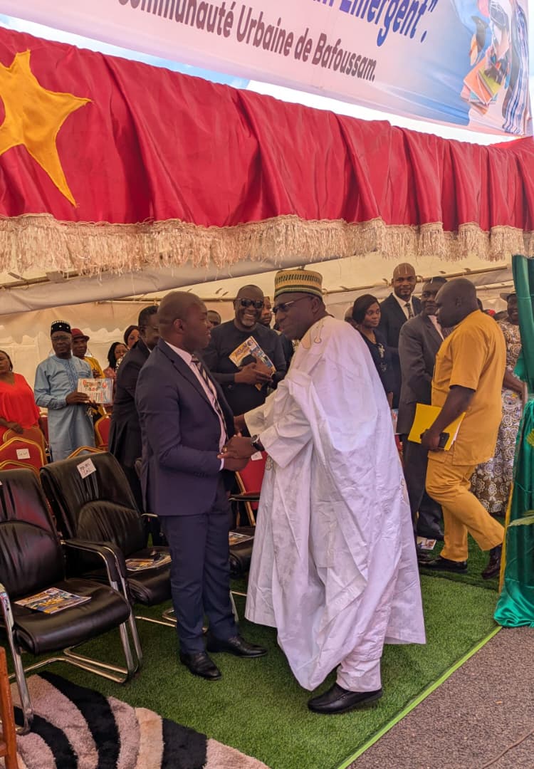 Heureux de prononcer la leçon inaugurale en ma qualité de Représentant Résident de l’IAICameroun et Titulaire de la Chaire UNESCO ACCES-TIC.
Thème : « L’importance de la maîtrise de l’Intelligence Artificielle de nos jours par le continent africain ».
L’Afrique doit saisir l’IA