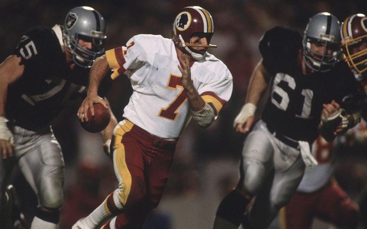 #NFLEnVIX
<a href="/ramon_aranza/">Ramon Aranza 🪙</a> Ya no hay Redskins ni Okland pero gran juego 🏈🏈🏈
Un Bibliotecario Raven los saluda #RavensFlock