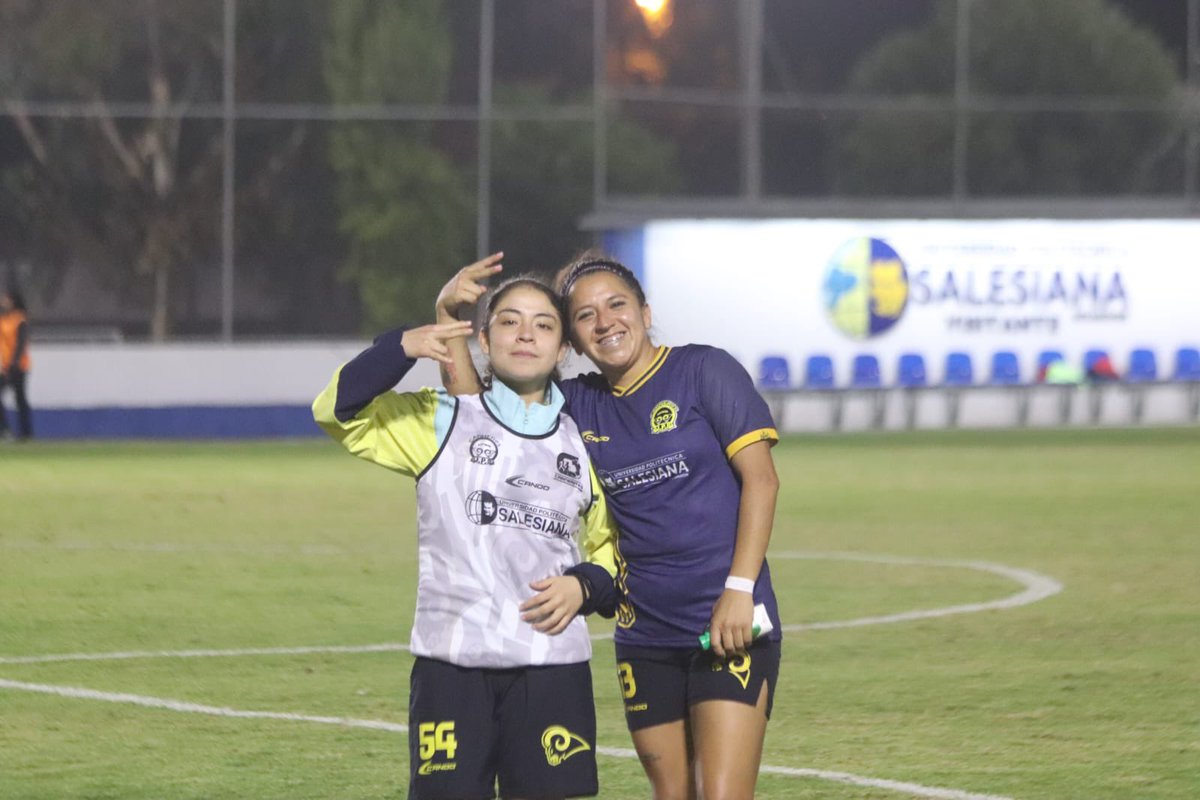 Nos vamos convirtiendo en una gran familia, la misma que siempre hemos sido 💛💙

Juntas defendemos estos colores con pasión y compromiso, paso a paso, luchando por un solo objetivo 🫡

¡Seguimos creciendo,seguimos siendo Carneras UPS! 🐏⚽

#SomosCarneras 

<a href="/upsalesianaec/">Universidad Politécnica Salesiana</a>