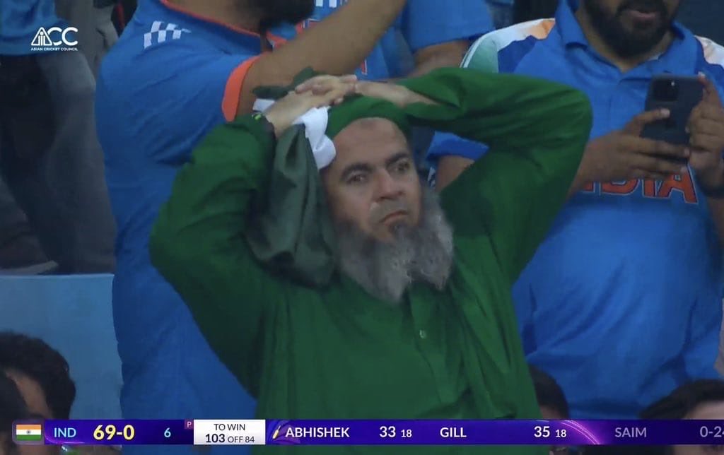 erbmjha's tweet image. If &apos;khud gaye guru&apos; had a face 😂